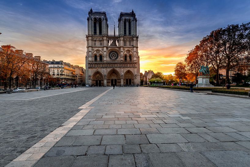 Notre Dame Paris au lever du soleil par Rene Siebring