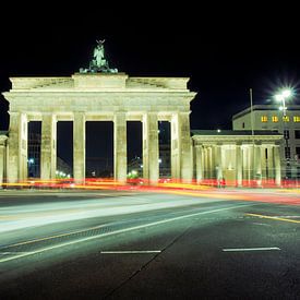 Tegenover de Brandenburger Tor in Berlijn van Sven Wildschut