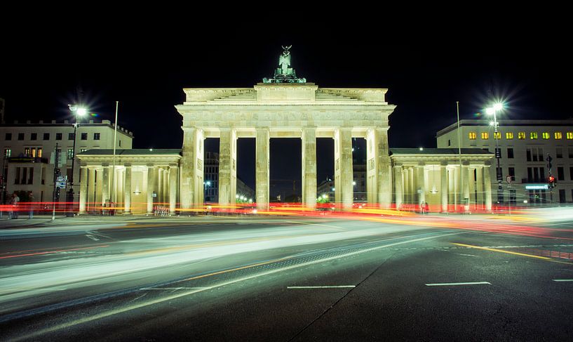 En face de la Porte de Brandebourg à Berlin par Sven Wildschut