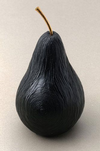 Minimal Black Pear