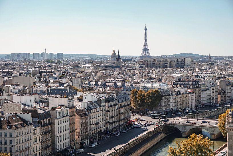 Paris by Hello Pompoyo