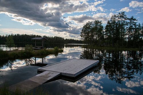 Weerspiegeling aan het Zweedse meer