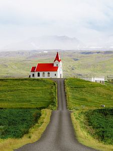 Kerk in IJsland met Landschap in Lagen | Snaefellsnes van Maartje Hensen