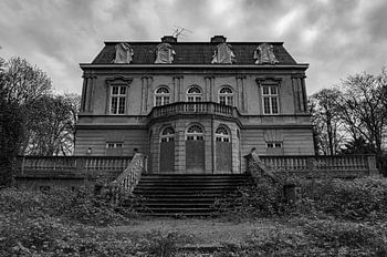 Spookhuis in zwart/wit