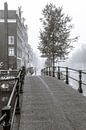 Mist in Amsterdam van Wesley Flaman thumbnail