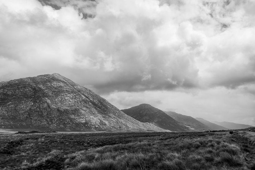 Paysage irlandais en noir et blanc par Van Renselaar Fotografie