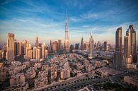 Panorama du centre ville de Dubaï en soirée par Jean Claude Castor Aperçu