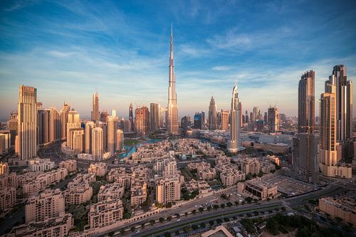 Panorama du centre ville de Dubaï en soirée