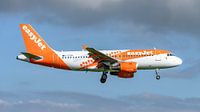 EasyJet Airbus A319-100 met Amsterdam livery. van Jaap van den Berg thumbnail