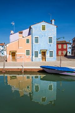 BURANO Colorful Italian Buildings van Melanie Viola