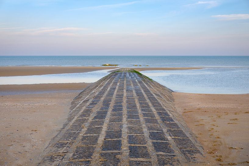 Breakwater in the morning by Johan Vanbockryck