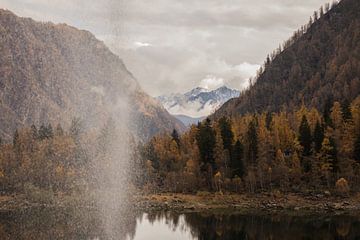 De herfst vanachter de waterval van Photos by Ilse