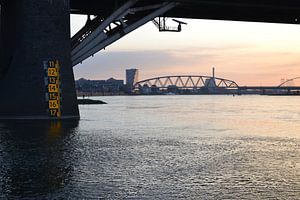 Waterstand bij zonsondergang sur N.E. images