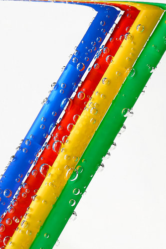 Bunte Blasen im Wasser