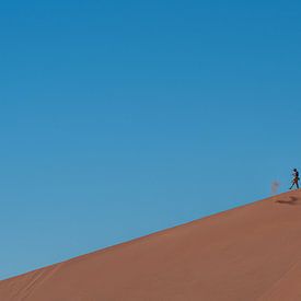 Danse du désert – Liberté dans le sable de Sossusvlei sur Christian Möller Jork