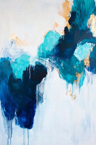 Abstracte explosie van kleur met gouden accenten