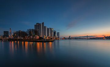 Morning glow in Rotterdam van Ilya Korzelius
