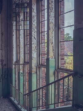 Lieux abandonnés: fenêtres verticales