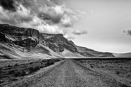 Lómagnúpur – Grindweg naar de rots van Stedelijke landschappen - Rick Van der Poorten Fotografie