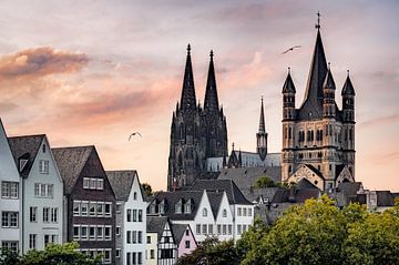 Stadtlandschaft Köln mit Dom und dem Großen St. Martinus von Leon Brouwer
