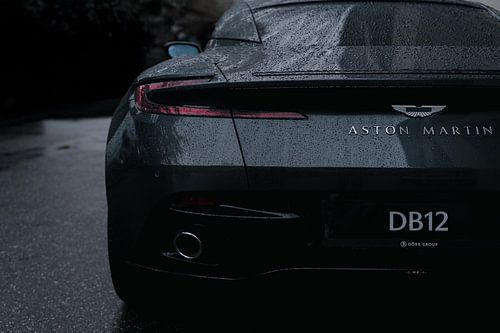 Aston Martin DB12
