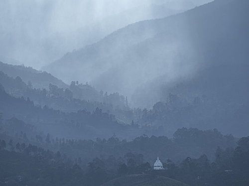 Sonnenstrahlen hinter den Wolken