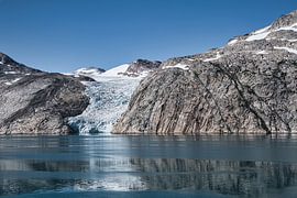 Der Sermerunerit-Gletscher spiegelte sich von Frank's Awesome Travels