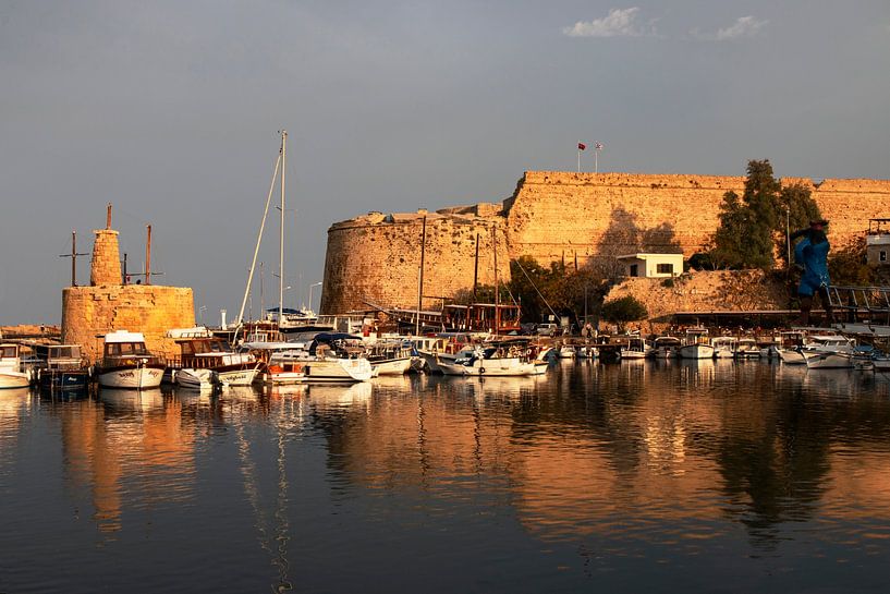 Hafen von Girne in Nordzypern - Kyrenia von Marianne van der Zee