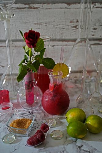 Frambozen-aple siroop-rum cocktail