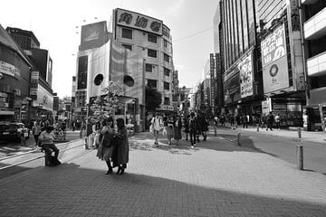 Verbazing op gezichten te lezen in Shinjuku van Straatfotografie