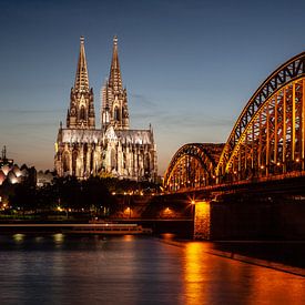 nachtzicht op de dom van keulen van Eric van Nieuwland
