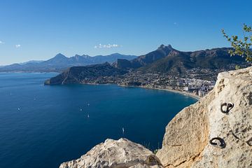 Meerblick und der Kletterfelsen Peñón de Ifach