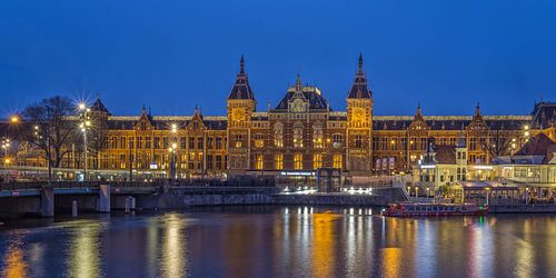 Amsterdam Centraal Station in de avond - 1