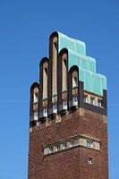 Bruidstoren tegen blauwe lucht, Darmstadt