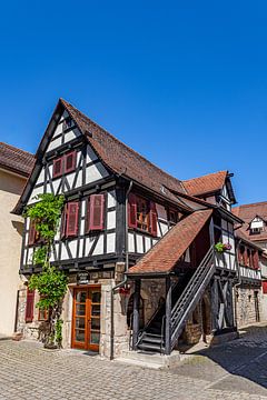 Vakwerkhuis met buitentrap in Tübingen