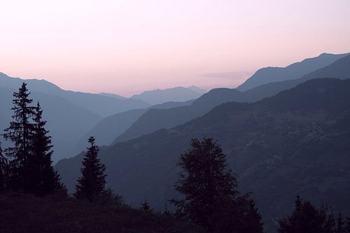 Zachte pastel kleuren bij zonsopkomst in de Franse alpen art print - landschapsfotografie