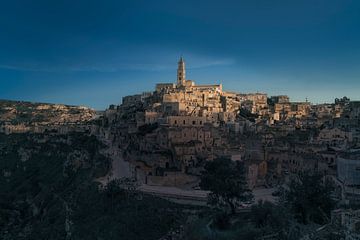 Blauwe zonsondergang boven de Sassi van Matera van Stefano Orazzini