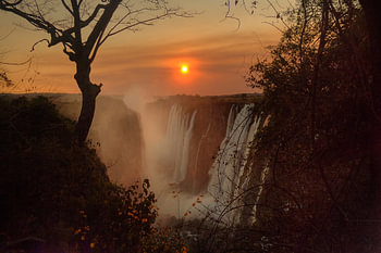 Sonnenuntergang an den Victoriafällen