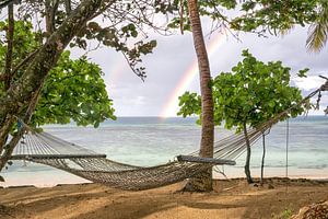 Hamac sous l'arc-en-ciel sur Jasper den Boer