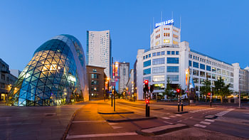 Blob, regent, admirant en lichttoren in Eindhoven centrum