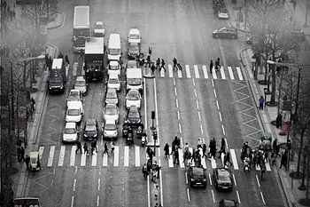 Walking Avenue des Champs-Élysées