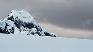 Ein Berg in der Antarktis