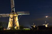 Kinderdijk in de avond
