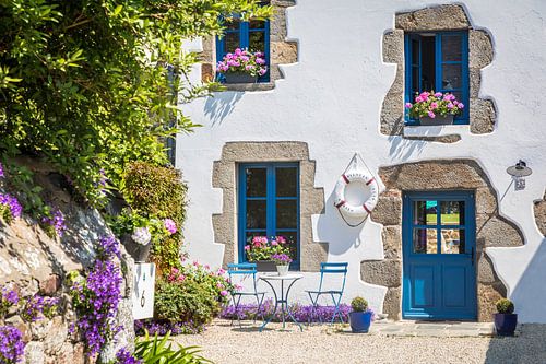 Idyllische zithoek in het historische dorpscentrum van Saint-Suliac, Bretagne