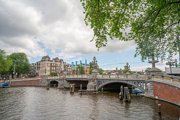 The Blauwbrug in Amsterdam by Ivo de Rooij