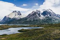 Lago Grey und Torres del Paine Bergmassiv von Shanti Hesse Miniaturansicht
