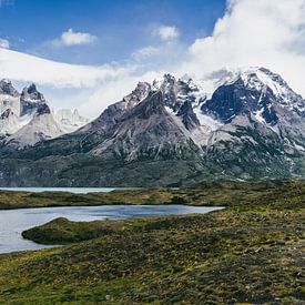Lago Grey et massif de Torres del Paine sur Shanti Hesse
