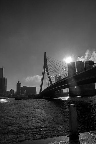 Pont Erasmus avec navire