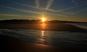 Die Sonne geht am Strand von Zoutelande auf von MSP Canvas