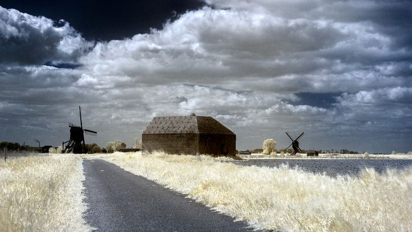 Infrared Sleeuwijk by Joris Buijs Fotografie